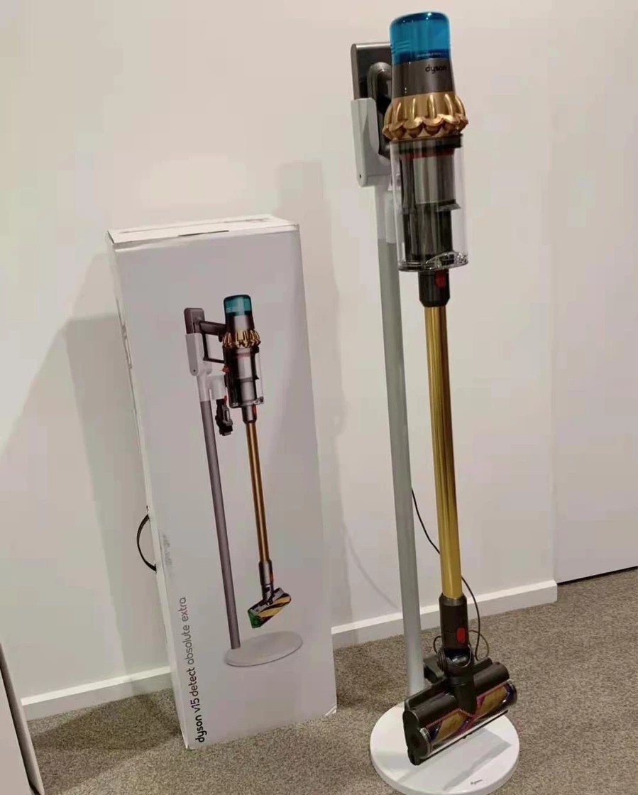 Dyson Vacuum Cleaner V15 Clearance Sale.