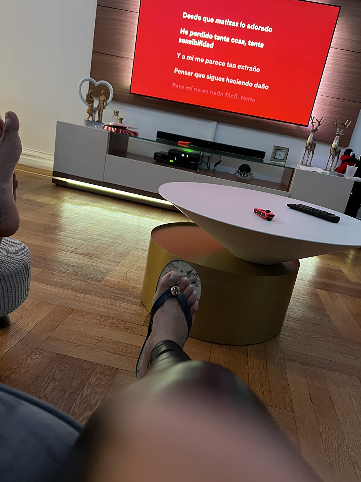 【Furniture】Vanderbilt TV Stand and Cabrini 2.2 Floating Wall TV Panel with LED Lights