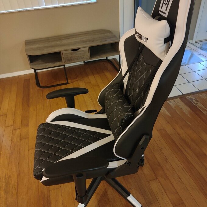 【Furniture】White Foam Gaming Computer Chair with Hydraulic Seat Adjustment 360-Degree Spin, Rolling Caster Wheels