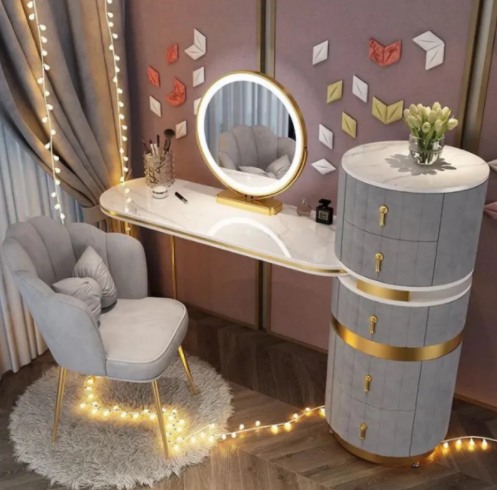 Cosmetic table and chair mirror