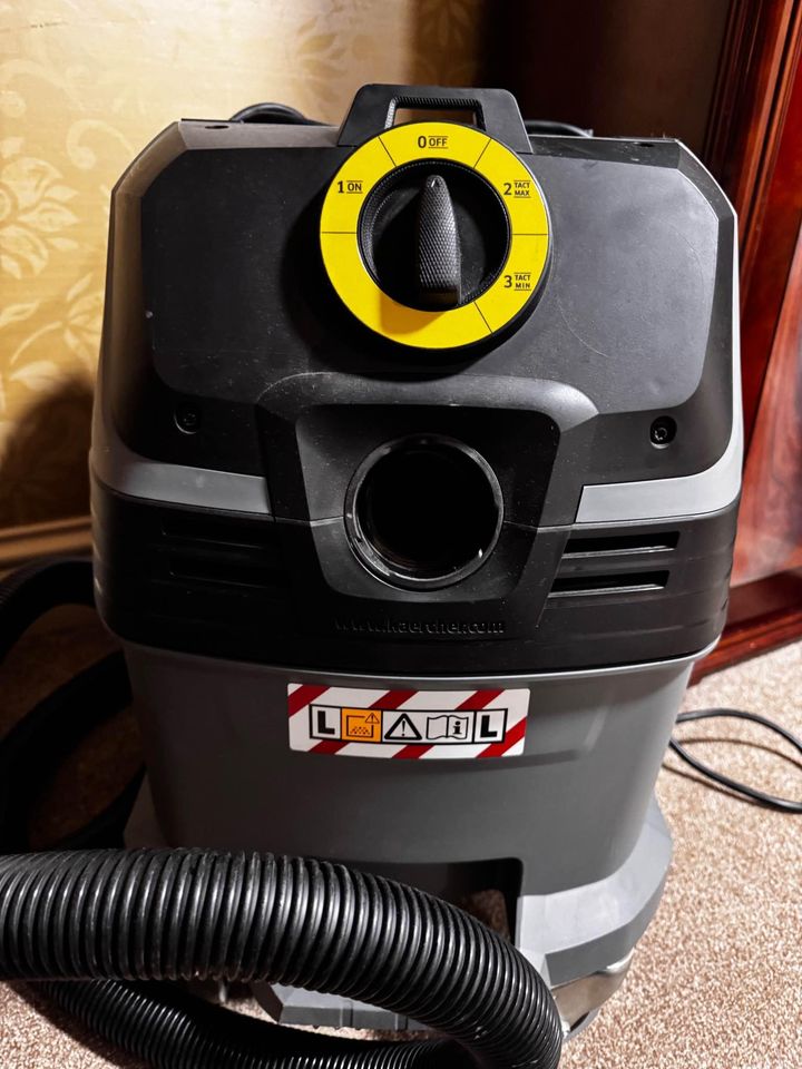 Karcher professional vacuum cleaner