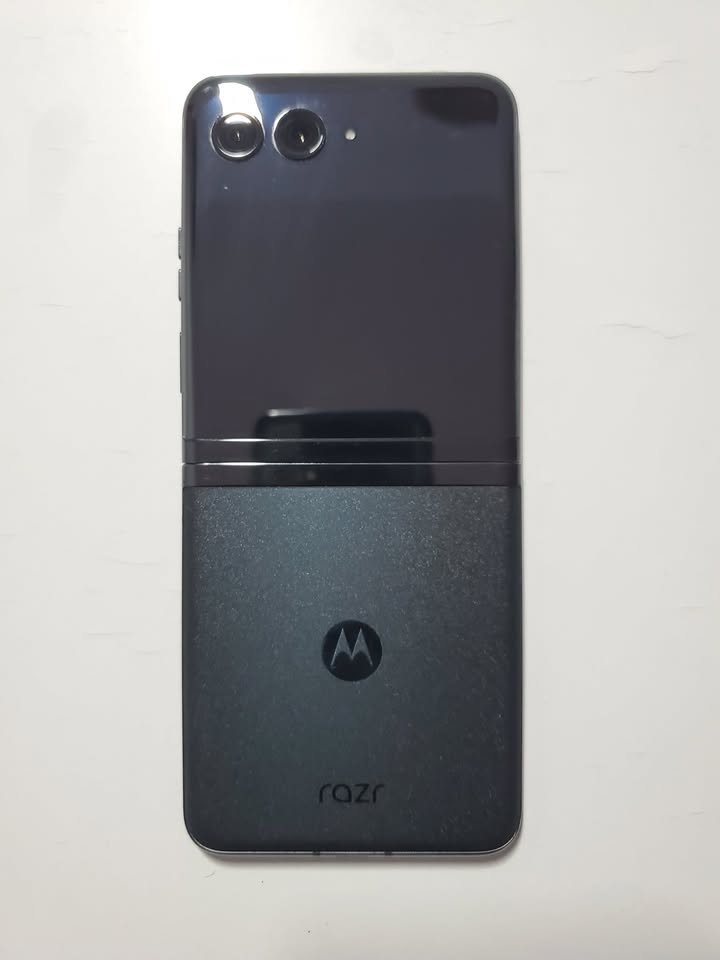 Motorola Razr+ (Plus) 5G 2023.