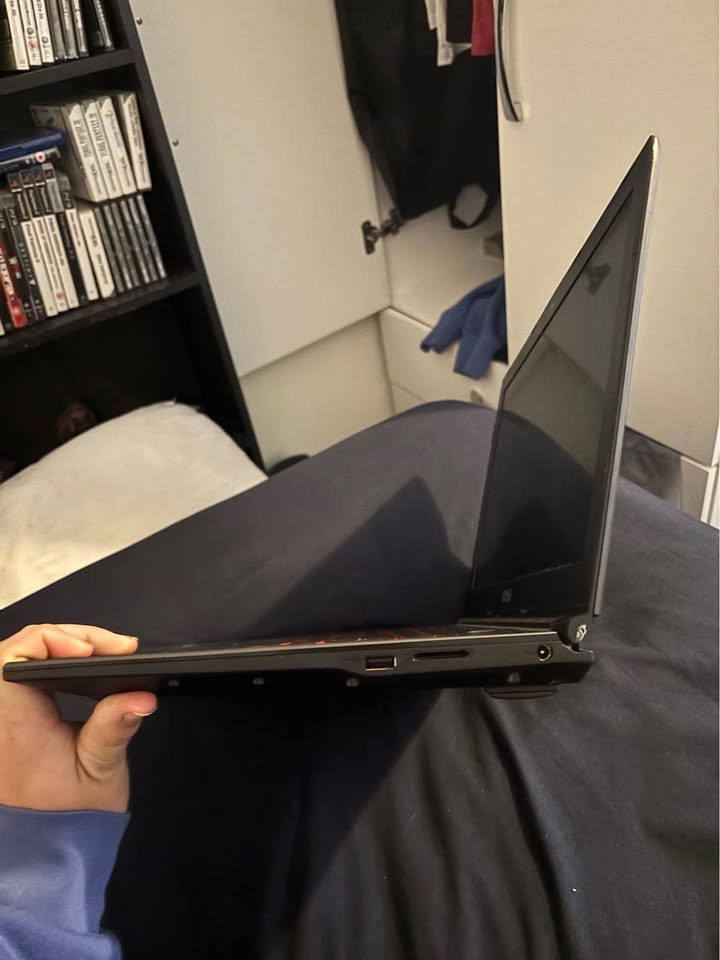 Mid-range gaming laptop i5 processor 7 8GB RAM,