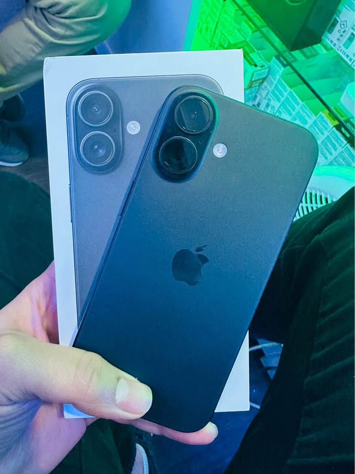 iPhone 16    256g
